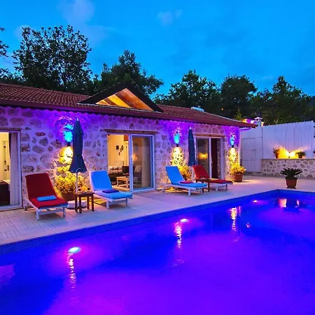 İslamlar 2 Bedroom With Private Pool Калкан